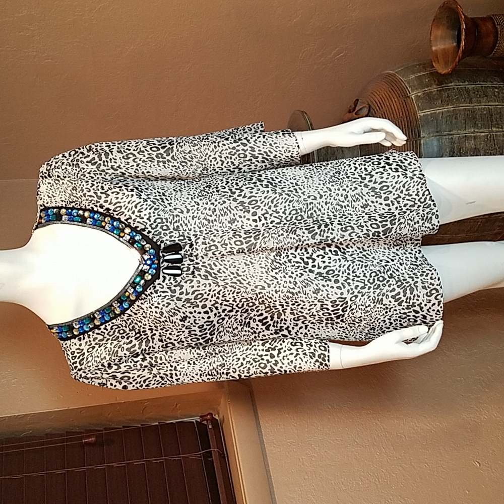 Black and white tunic